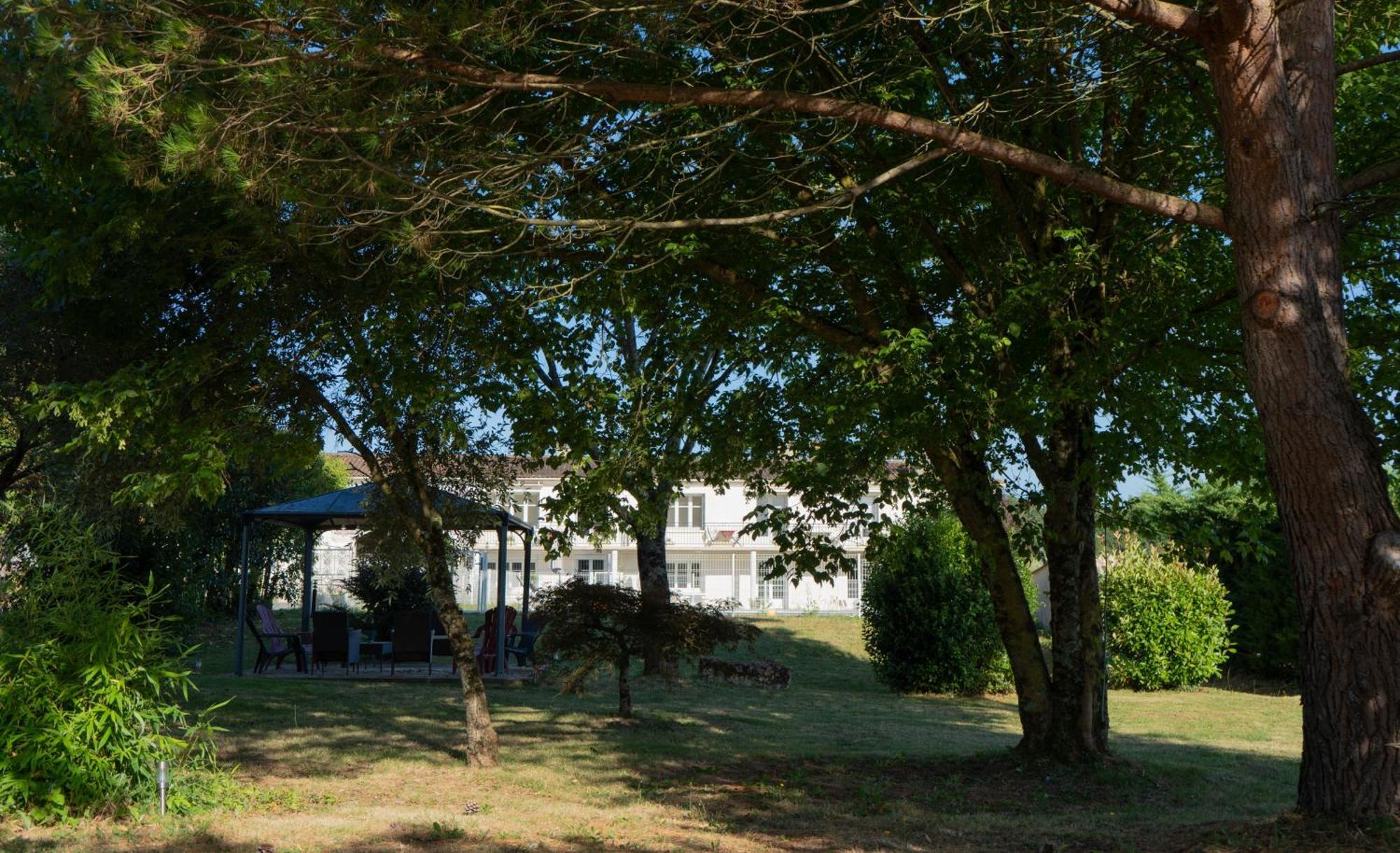 Appartement Logis Du Renfermis à Saint-Meme-les-Carrieres Extérieur photo